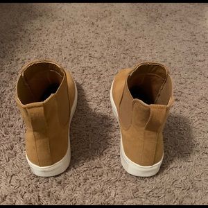 High top casual sneakers